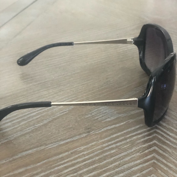 Marc Jacobs Sunglasses - Picture 2 of 3